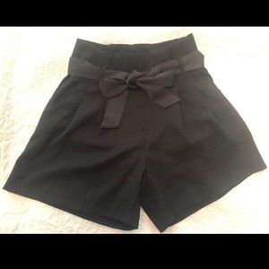 Lizard Thicket Pleated Black Shorts with Belt